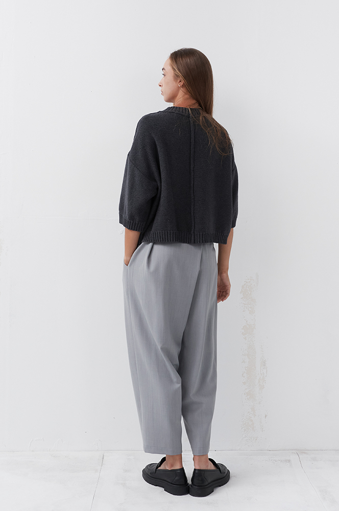 Штани об'ємні із складками світло-сірий (БР 84/1)